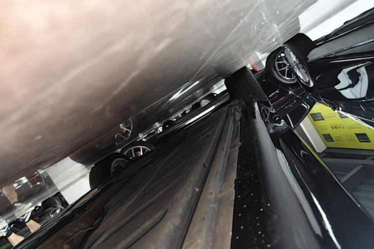 Used Mercedes-Benz E-Class 2023 E 300 L Luxury Model Right Side Sill