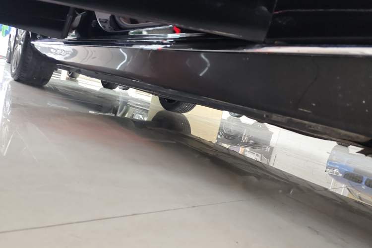 Used Mercedes-Benz E-Class 2023 Facelift E 260 L Right Side Sill