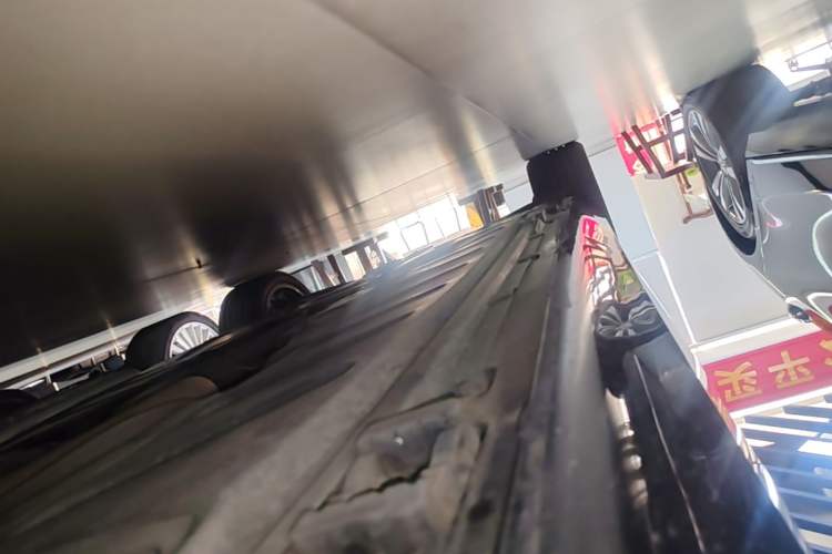 Used Mercedes-Benz E-Class 2023 E 260 L 4MATIC Right Side Sill