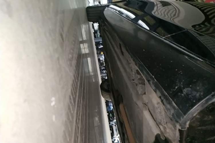 Used Mercedes-Benz E-Class 2023 Updated E 300 L Luxury Edition Right Side Sill