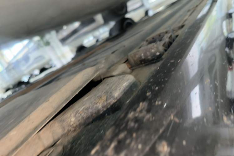 Used Mercedes-Benz E-Class 2023 Updated E 300 L Luxury Edition Right Side Sill