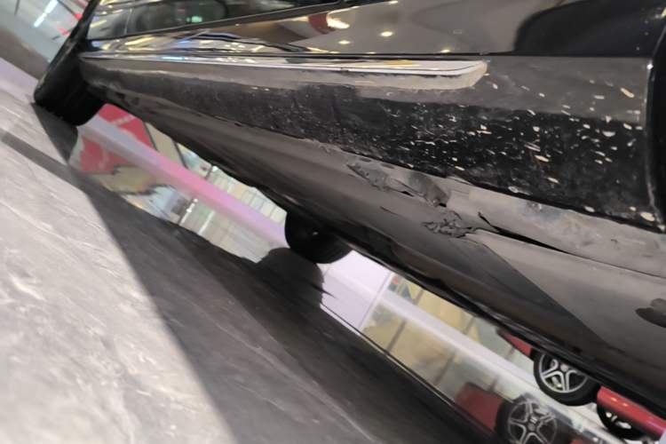 Used Mercedes-Benz E-Class 2023 Restyled E 260 L Sport Edition Right Side Sill