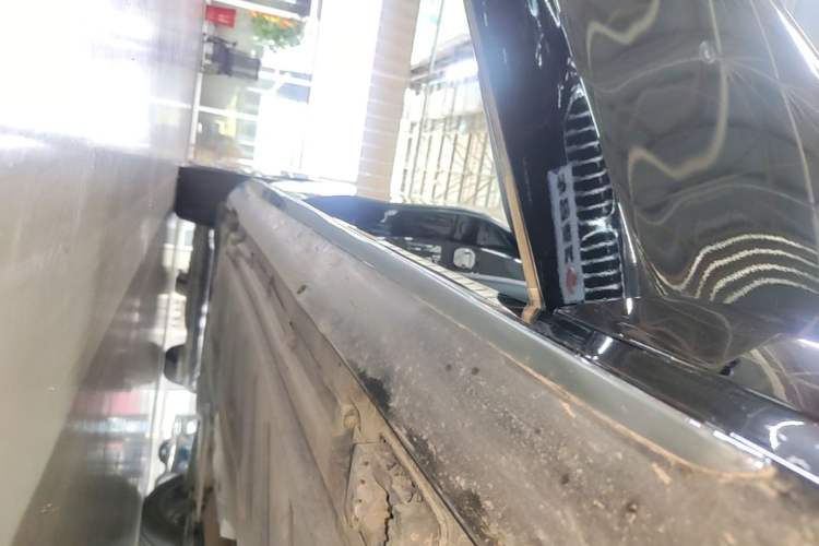 Used Mercedes-Benz E-Class 2023 E 260 L Sport Edition Right Side Sill