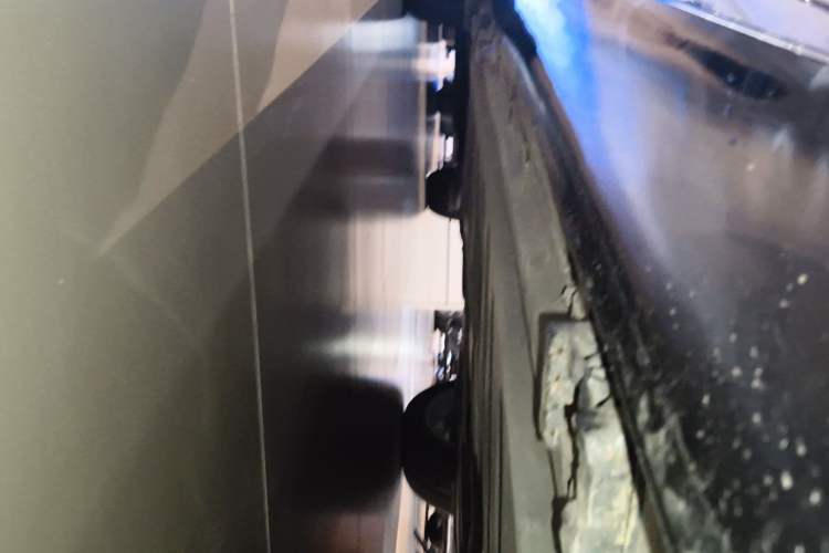 Used Mercedes-Benz E-Class 2023 Updated E 300 L Fashion Edition Right Side Sill
