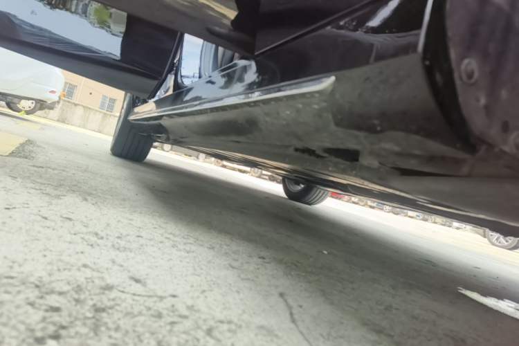 Used Mercedes-Benz E-Class 2023 E 300 L Sport Luxury Edition Right Side Sill