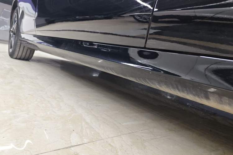 Used Mercedes-Benz E-Class 2023 E 260 Stylish Sports Edition Right Side Sill
