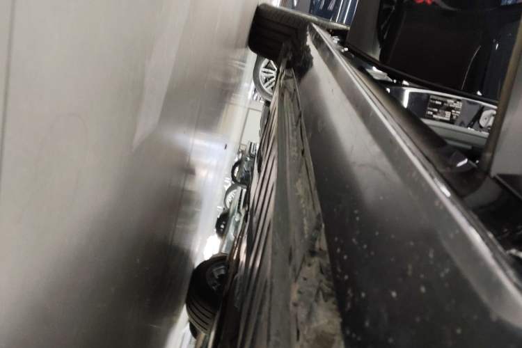 Used Mercedes-Benz E-Class 2023 Restyled E 260 L Sport Edition Right Side Sill