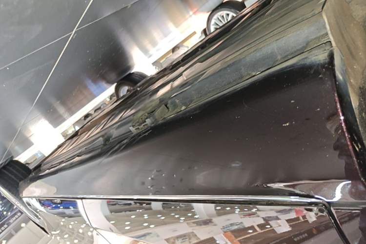 Used Mercedes-Benz E-Class 2023 E 300 L Stylish Model Right Side Sill