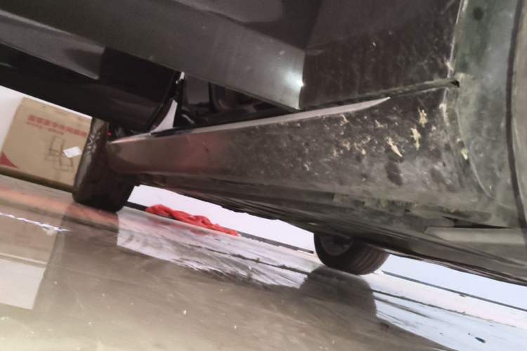 Used Mercedes-Benz E-Class 2023 Updated E 300 L Luxury Edition Right Side Sill