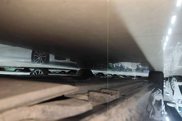 Used Mercedes-Benz E-Class 2023 Updated E 300 L Luxury Edition Right Side Sill