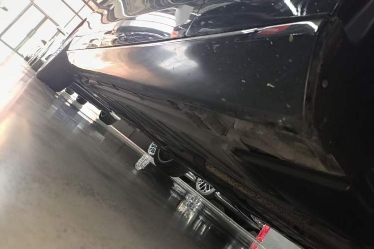 Used Mercedes-Benz E-Class 2023 E 300 L Luxury Model Right Side Sill