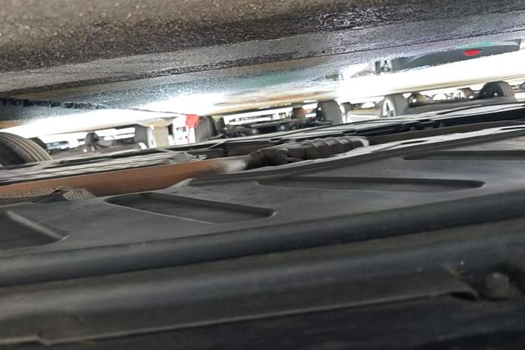Used Mercedes-Benz E-Class 2023 Updated E 300 L Luxury Edition Right Side Sill