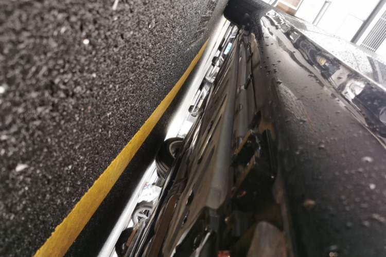 Used Mercedes-Benz E-Class 2023 E 300 L Luxury Model Right Side Sill
