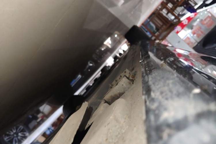 Used Mercedes-Benz E-Class 2023 Updated E 300 L Luxury Edition Right Side Sill