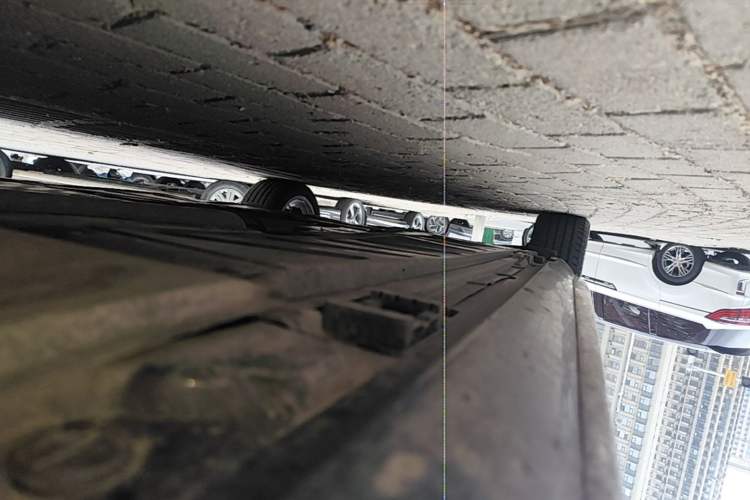 Used Mercedes-Benz E-Class 2023 Restyled E 300 L Sporty and Stylish Edition Right Side Sill