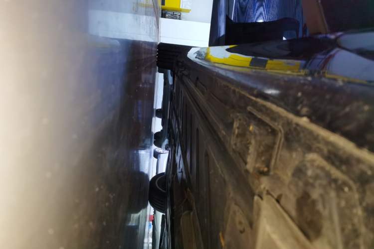 Used Mercedes-Benz E-Class 2023 Updated E 300 L Luxury Edition Right Side Sill