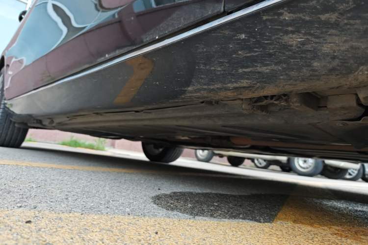 Used Mercedes-Benz E-Class 2023 E 300 L Stylish Model Right Side Sill