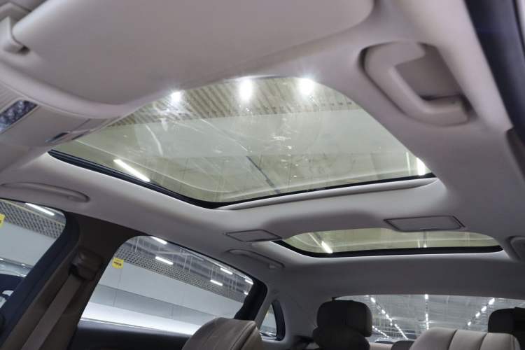 Used Mercedes-Benz E-Class 2023 Updated E 300 L Fashion Edition Roof