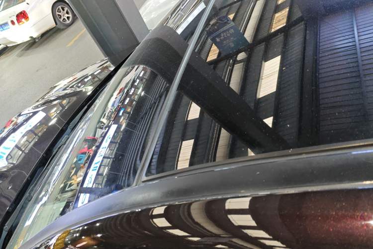 Used Mercedes-Benz E-Class 2023 E 300 L Sporty and Stylish Model Roof
