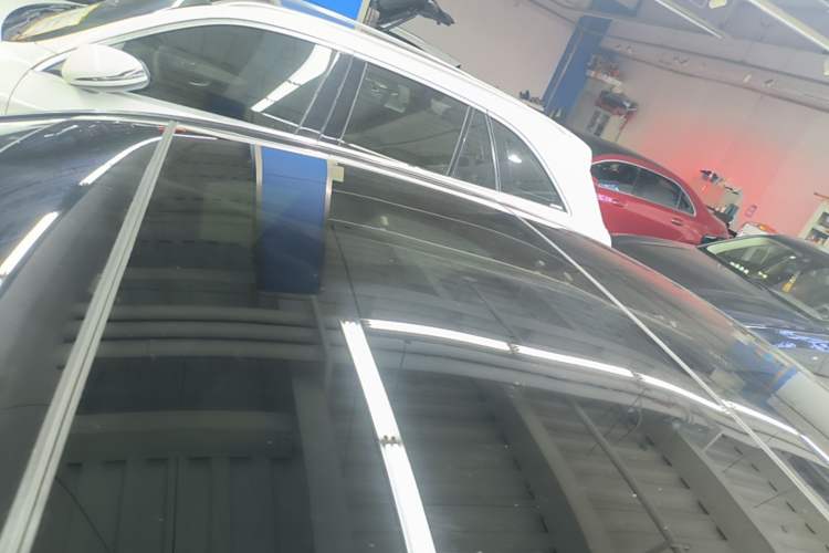 Used Mercedes-Benz E-Class 2023 E 300 L Sporty and Stylish Model Roof