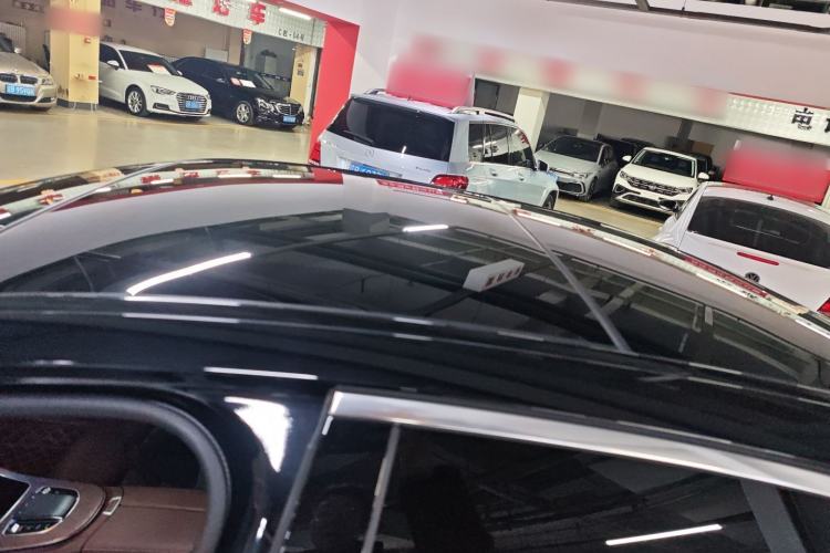 Used Mercedes-Benz E-Class 2023 E 260 L Roof