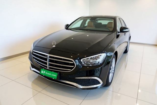 Ojetý Mercedes-Benz E-Class 2023 Updated E 300 L Luxury Edition