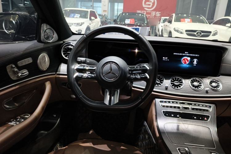 Used Mercedes-Benz E-Class 2023 Restyled E 300 L Sporty and Stylish Edition Steering Wheel