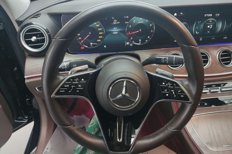 Used Mercedes-Benz E-Class 2023 Updated E 300 L Luxury Edition Steering Wheel