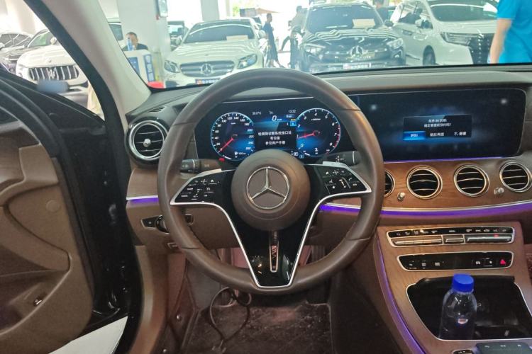 Used Mercedes-Benz E-Class 2023 Updated E 300 L Luxury Edition Steering Wheel