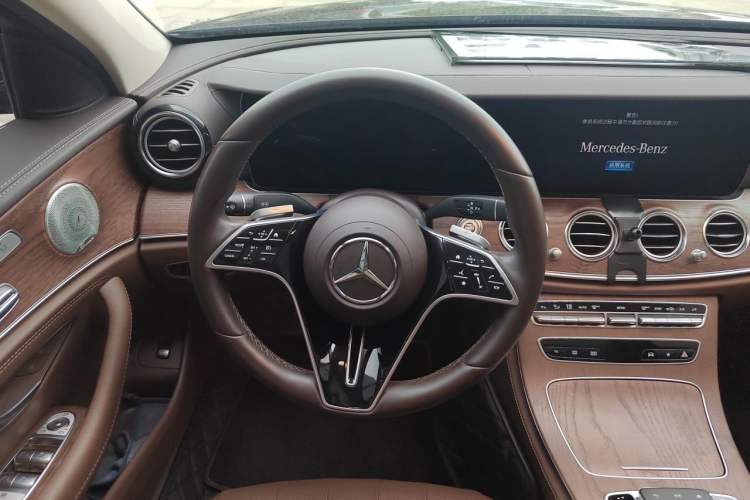Used Mercedes-Benz E-Class 2023 E 300 L Sport Luxury Edition Steering Wheel