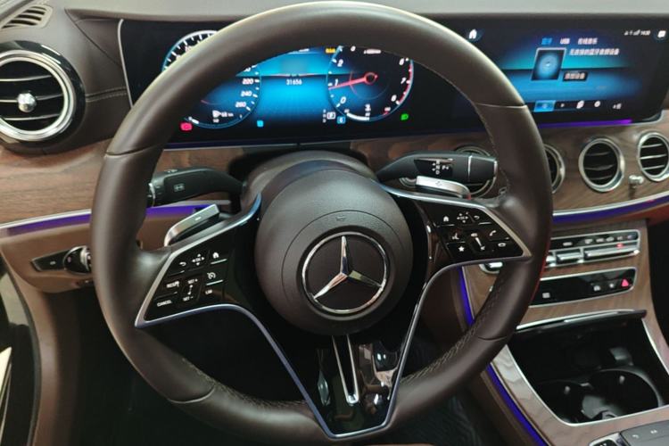 Used Mercedes-Benz E-Class 2023 Updated E 300 L Luxury Edition Steering Wheel