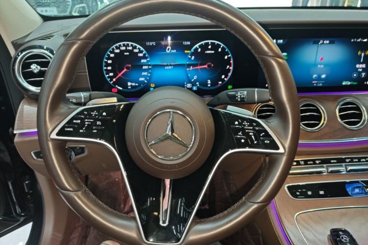 Used Mercedes-Benz E-Class 2023 Updated E 300 L Fashion Edition Steering Wheel