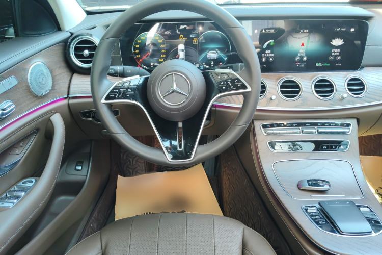Used Mercedes-Benz E-Class 2023 Updated E 300 L Luxury Edition Steering Wheel