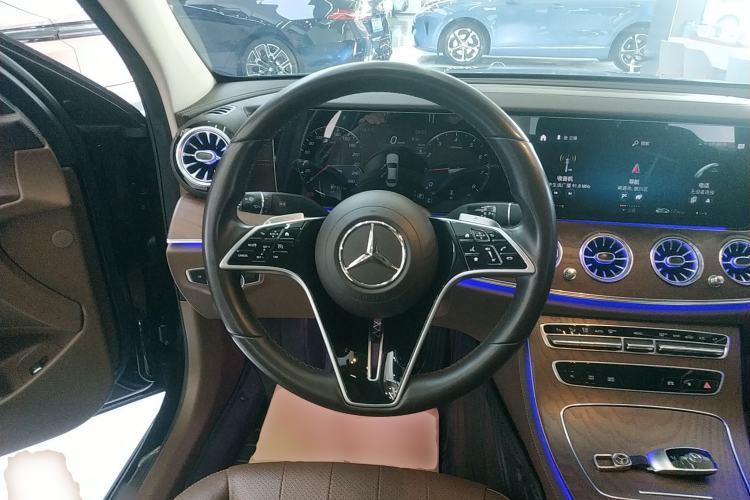 Used Mercedes-Benz E-Class 2023 Updated E 300 L Fashion Edition Steering Wheel