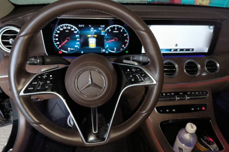 Used Mercedes-Benz E-Class 2023 Updated E 300 L Fashion Edition Steering Wheel