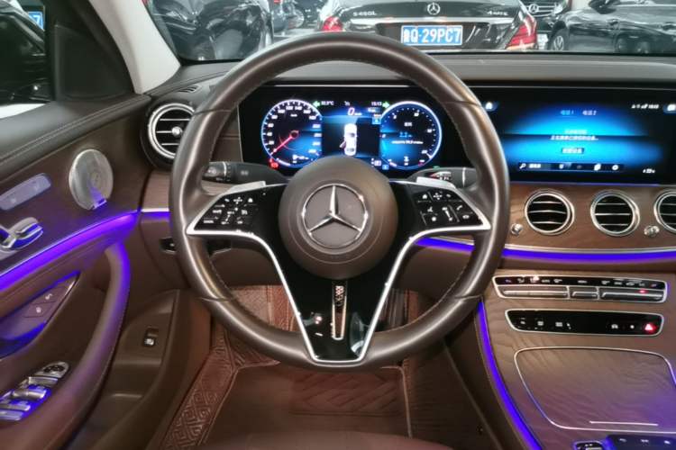 Used Mercedes-Benz E-Class 2023 Updated E 300 L Luxury Edition Steering Wheel