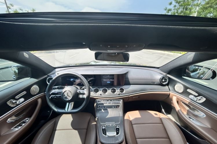 Used Mercedes-Benz E-Class 2023 E 300 L Sport Luxury Edition Steering Wheel