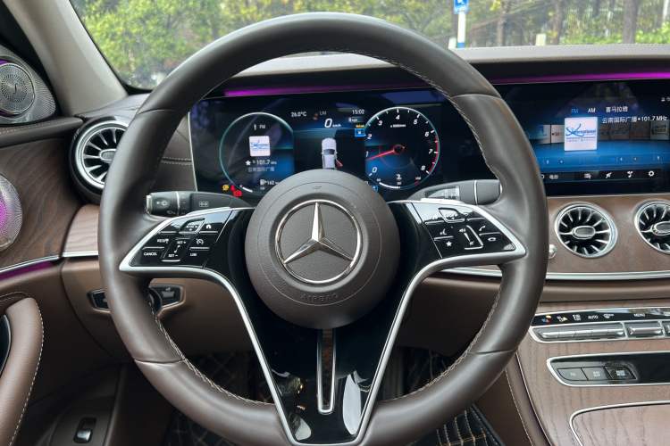 Used Mercedes-Benz E-Class 2023 Updated E 300 L Fashion Edition Steering Wheel