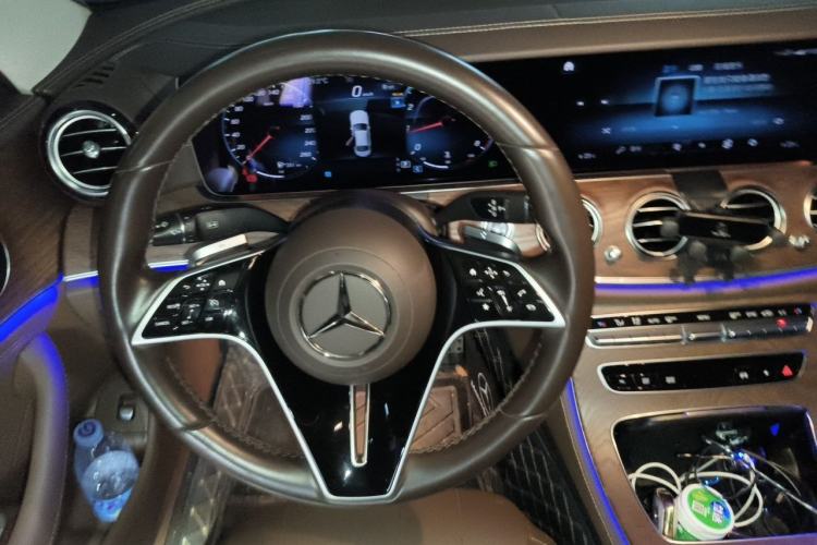 Used Mercedes-Benz E-Class 2023 Updated E 300 L Fashion Edition Steering Wheel