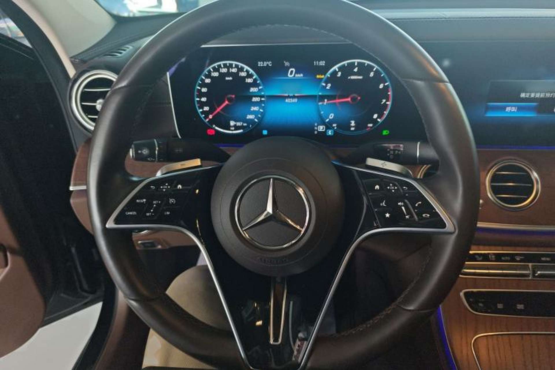 Used Mercedes-Benz E-Class 2023 Updated E 300 L Luxury Edition Steering Wheel