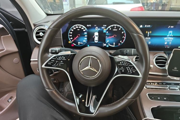 Used Mercedes-Benz E-Class 2023 Updated E 300 L Luxury Edition Steering Wheel
