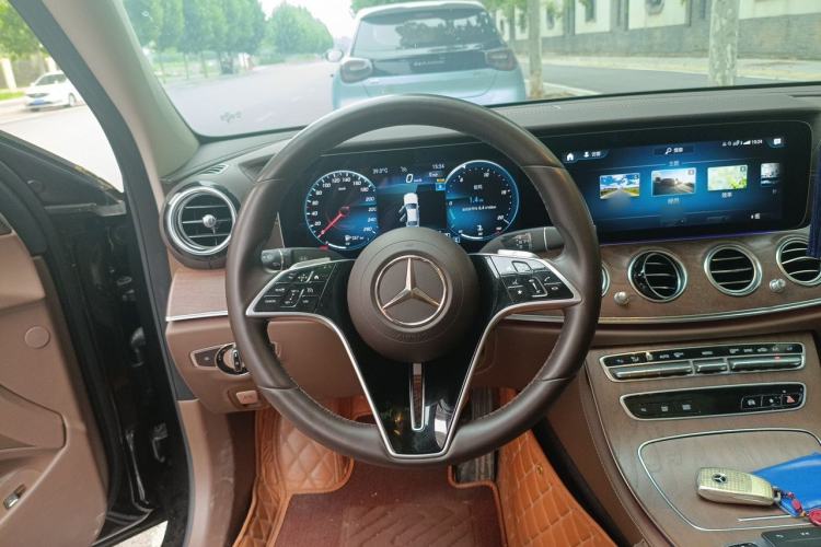 Used Mercedes-Benz E-Class 2023 Updated E 300 L Luxury Edition Steering Wheel