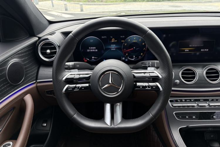 Used Mercedes-Benz E-Class 2023 Restyled E 300 L Sporty and Stylish Edition Steering Wheel