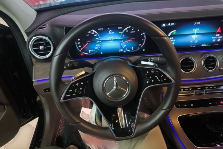 Used Mercedes-Benz E-Class 2023 Updated E 300 L Luxury Edition Steering Wheel
