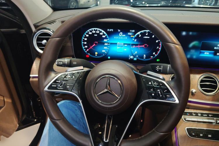 Used Mercedes-Benz E-Class 2023 Updated E 300 L Luxury Edition Steering Wheel