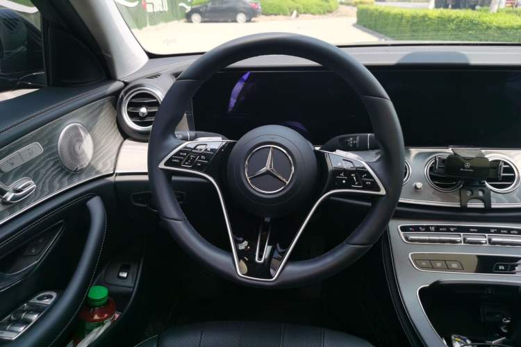 Used Mercedes-Benz E-Class 2023 Updated E 300 L Luxury Edition Steering Wheel