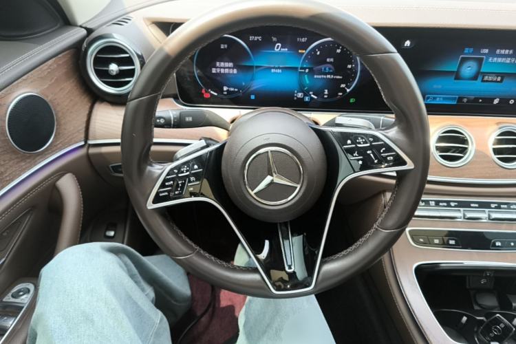 Used Mercedes-Benz E-Class 2023 Updated E 300 L Fashion Edition Steering Wheel