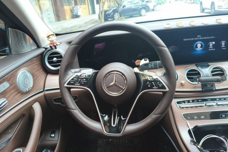 Used Mercedes-Benz E-Class 2023 Updated E 300 L Luxury Edition Steering Wheel