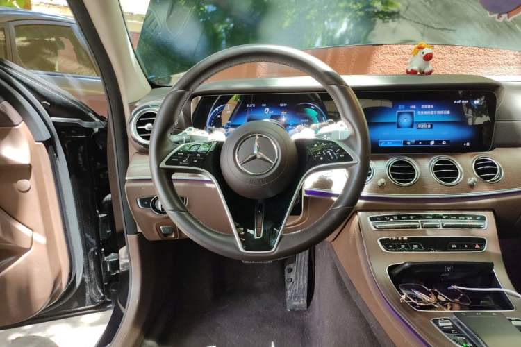 Used Mercedes-Benz E-Class 2023 Facelift E 260 L Steering Wheel