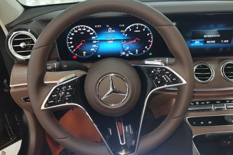 Used Mercedes-Benz E-Class 2023 Updated E 300 L Luxury Edition Steering Wheel